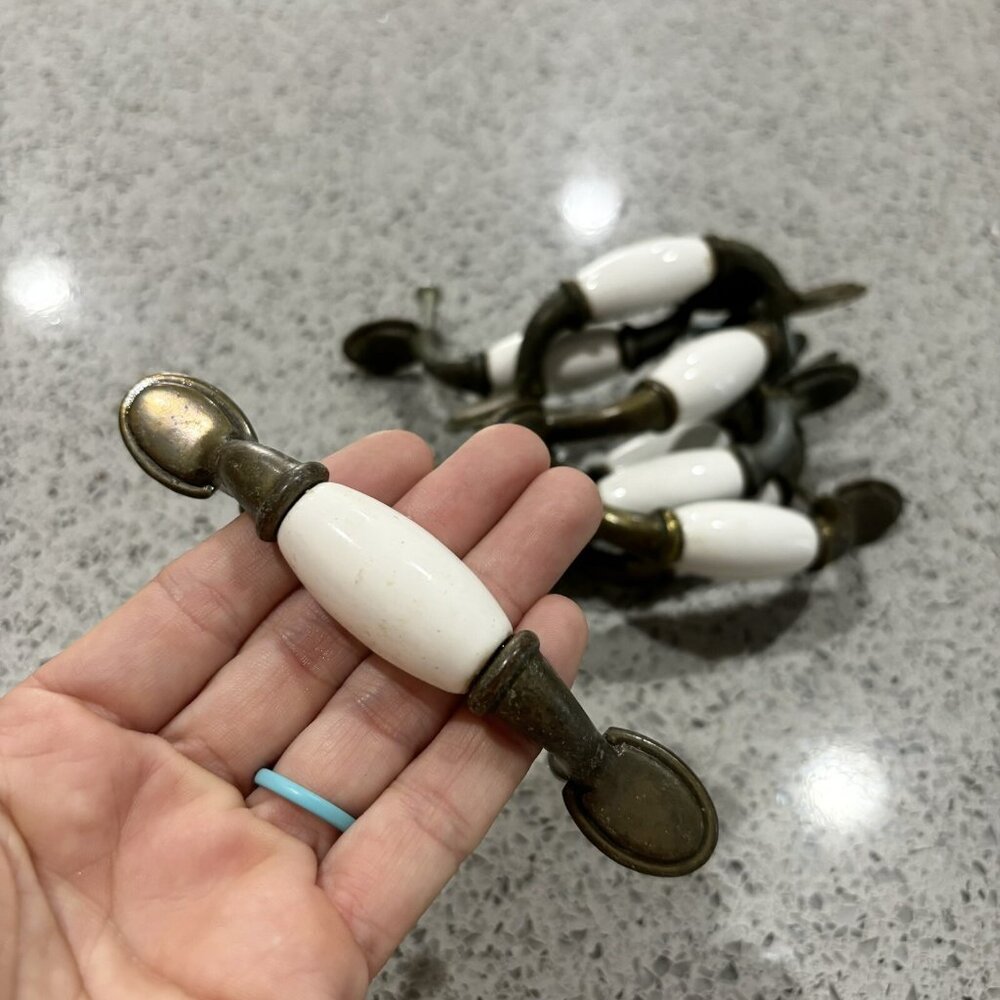 Vintage 8 Drawer Pulls Hardware White Enamel Brass, Antique Patina Farmhouse